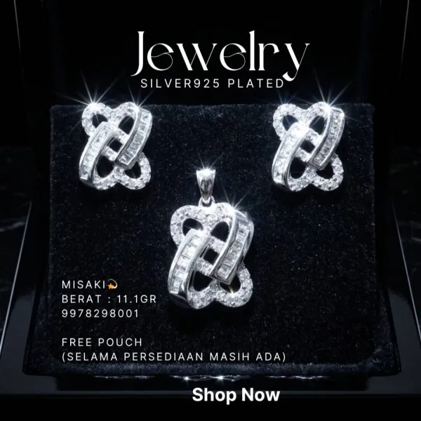Set perhiasan perak 925 model Misaki berisi anting dan liontin zirkonia di atas latar hitam
