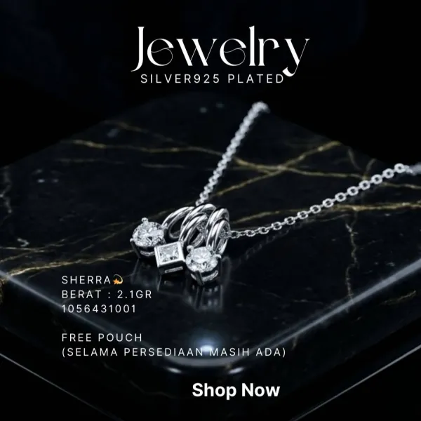 Kalung perak 925 model Sherra dengan liontin tiga zirkonia di atas latar hitam