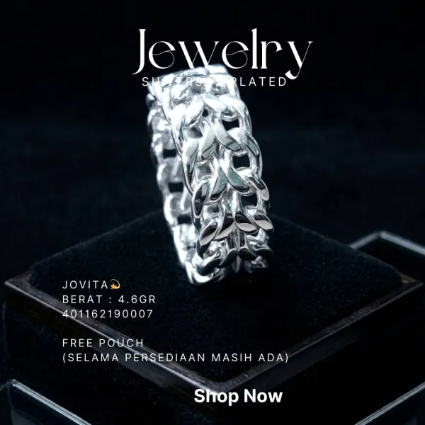 Cincin perak 925 model Jovita model rantai polos di atas latar hitam