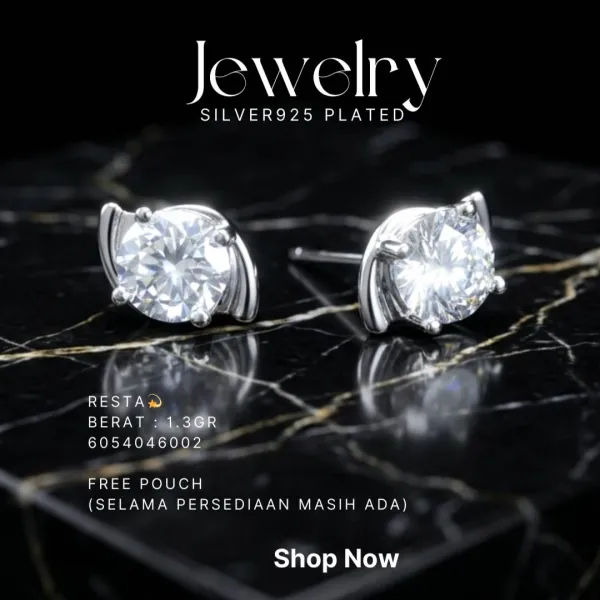Anting perak 925 model Resta model stud dengan zirkonia bulat di atas latar hitam