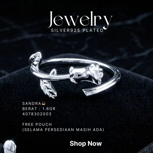 Cincin perak 925 model Sandra motif mawar dan daun melingkar di atas beludru hitam