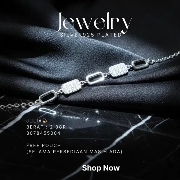 Gelang perak 925 model Julia rantai dengan mata persegi panjang zirkonia di atas kain hitam