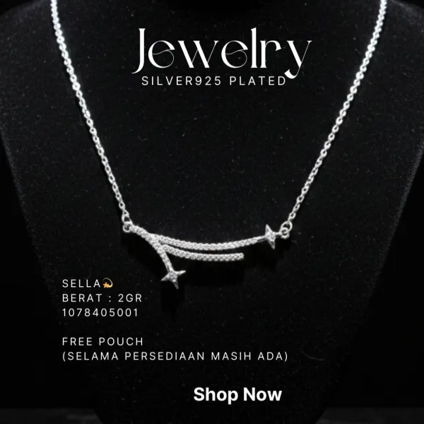 Kalung perak 925 model Sella dengan liontin bintang jatuh zirkonia pada manekin hitam