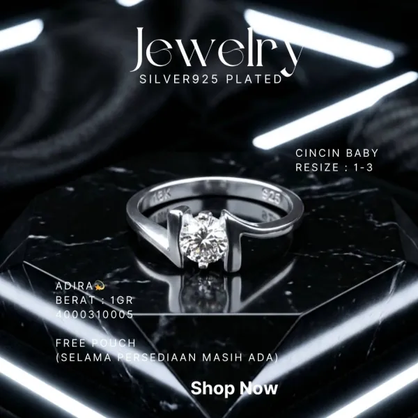 Cincin perak 925 model Adira bayi dengan zirkonia bulat di atas marmer hitam