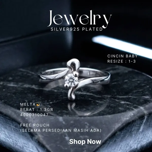 Cincin perak 925 model Melta bayi dengan zirkonia bulat di atas marmer hitam