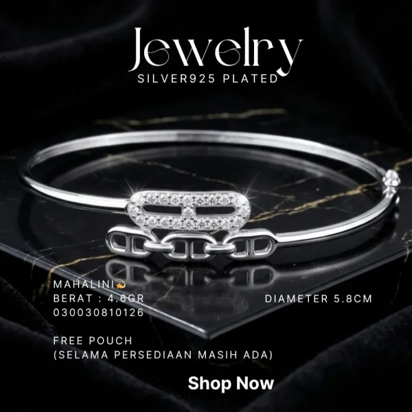 Gelang perak 925 model Mahalini bangle dengan zirkonia dan mata rantai di atas marmer hitam
