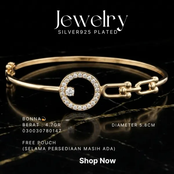 Gelang perak 925 model Bonna bangle warna gold dengan lingkaran zirkonia di atas marmer hitam