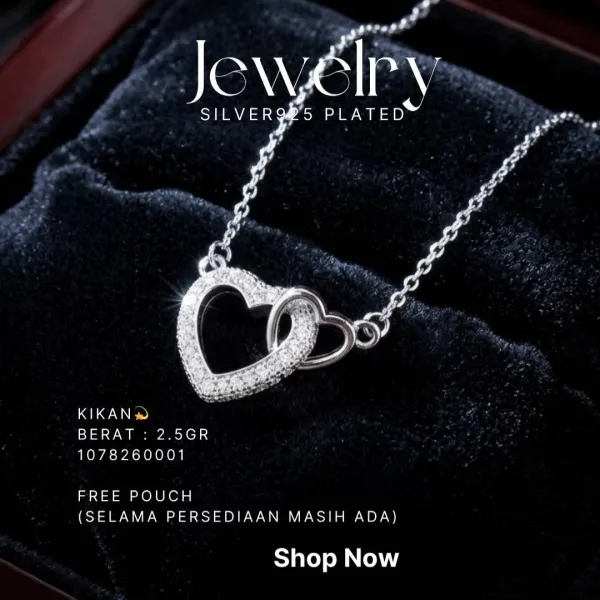 Kalung perak 925 model Kikan dengan liontin dua hati bertaut berhias zirkonia di atas bantalan hitam