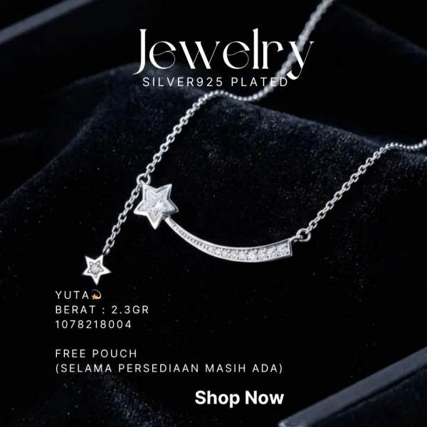 Kalung perak 925 model Yuta dengan liontin bintang dan zirkonia di atas beludru hitam