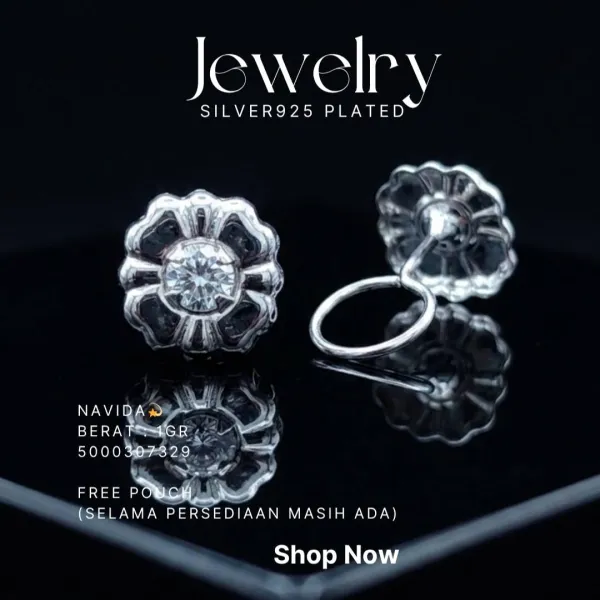 Anting perak 925 model Navida bunga zirkonia di atas latar hitam