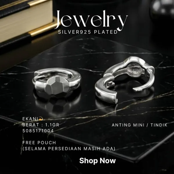 Anting perak 925 model Ekani tindik mini polos di atas latar hitam