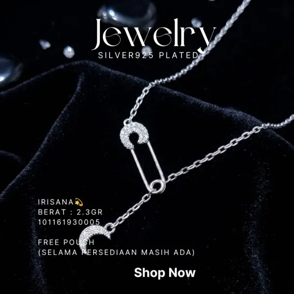 Kalung perak 925 model Irisana peniti bulan zirkonia di atas latar hitam