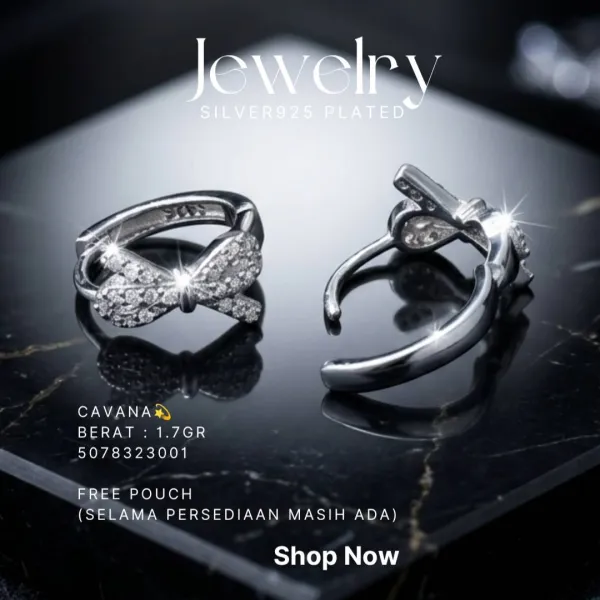 Anting perak 925 model Cavana pita zirkonia di atas latar hitam