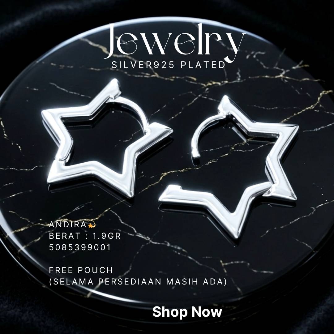 Anting perak 925 model Andira huggie berbentuk bintang di atas latar hitam