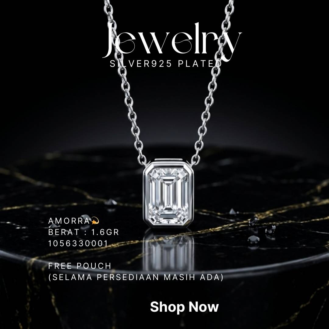 Kalung perak 925 model Amorra dengan liontin zirkonia persegi panjang di atas latar hitam