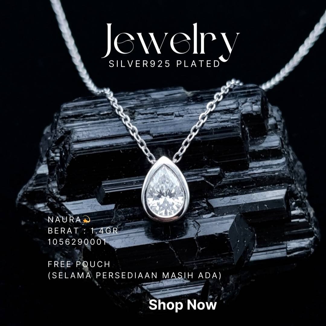 Kalung perak 925 model Naura dengan liontin zirkonia bentuk tetes di atas latar hitam