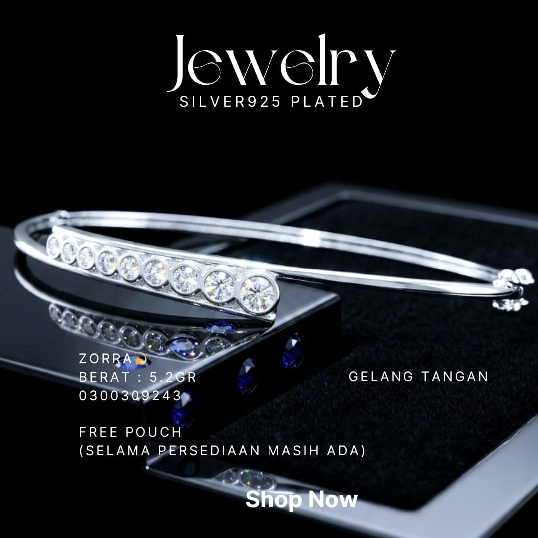 Gelang perak 925 model Zorra bangle dengan deretan zirkonia bulat di atas kain hitam