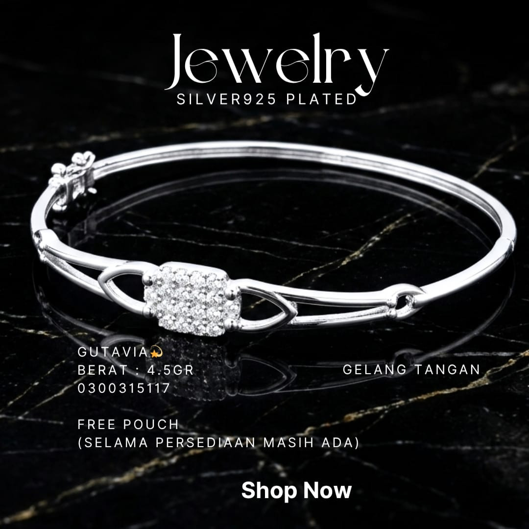 Gelang perak 925 model Gutavia bangle dengan zirkonia persegi panjang di atas marmer hitam