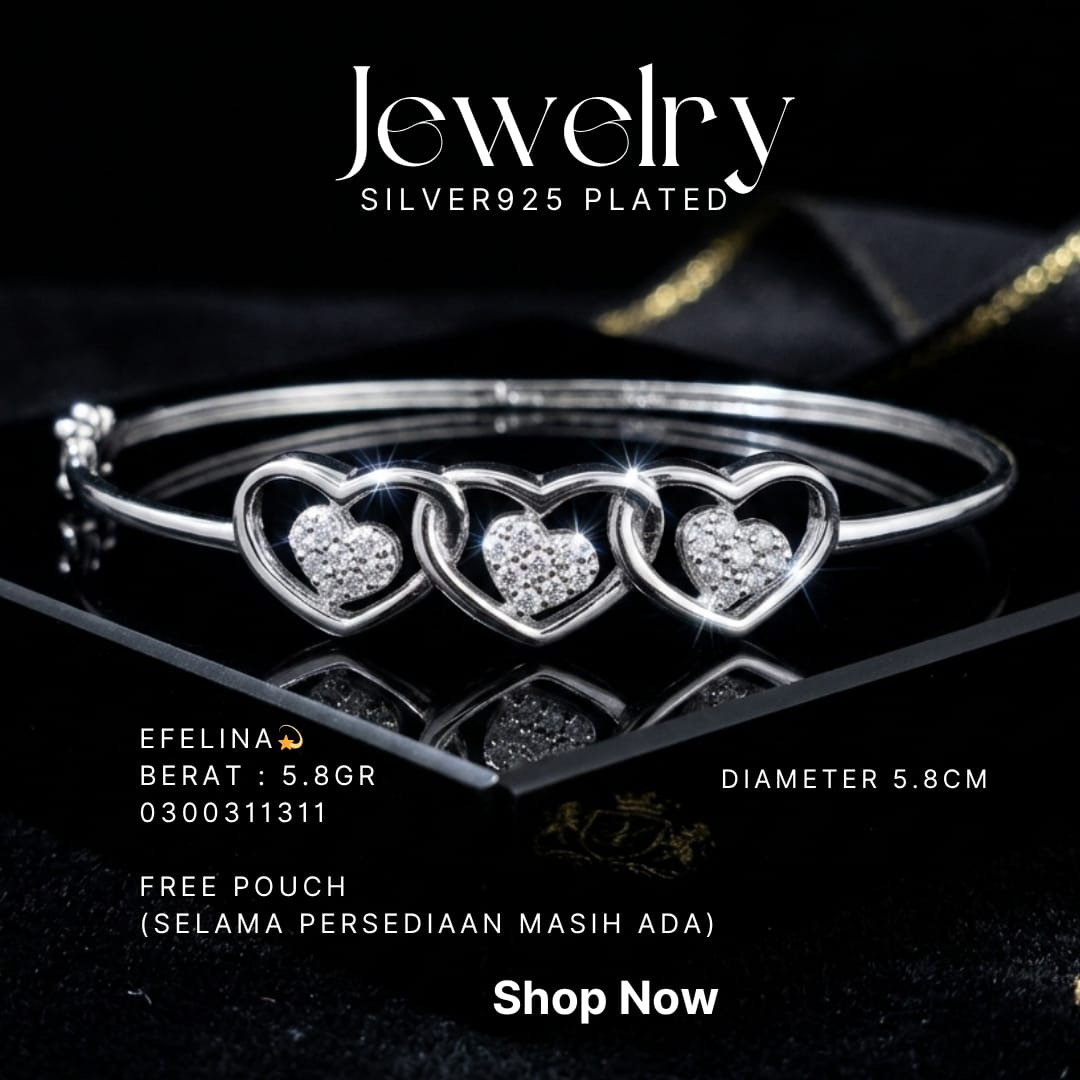 Gelang perak 925 model Efelina bangle dengan tiga hati zirkonia di atas kain hitam