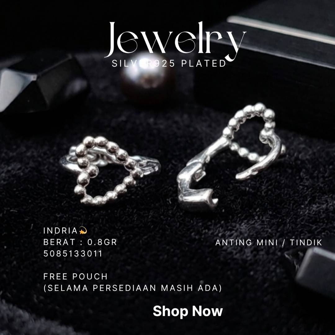 Anting perak 925 model Indria tindik mini hati di atas latar hitam