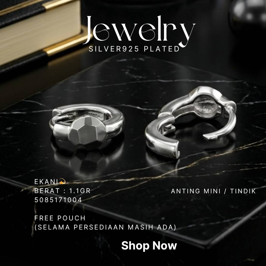 Anting perak 925 model Ekani tindik mini polos di atas latar hitam