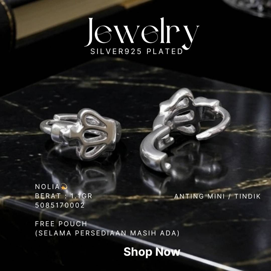 Anting perak 925 model Nolia tindik mini mahkota di atas latar hitam