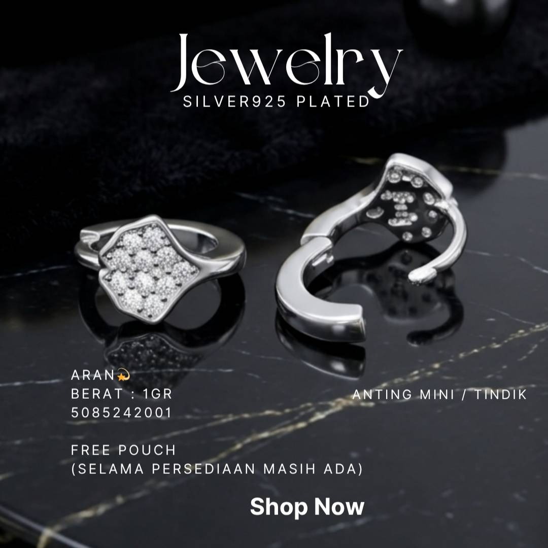 Anting perak 925 model Aran tindik mini zirkonia di atas latar hitam