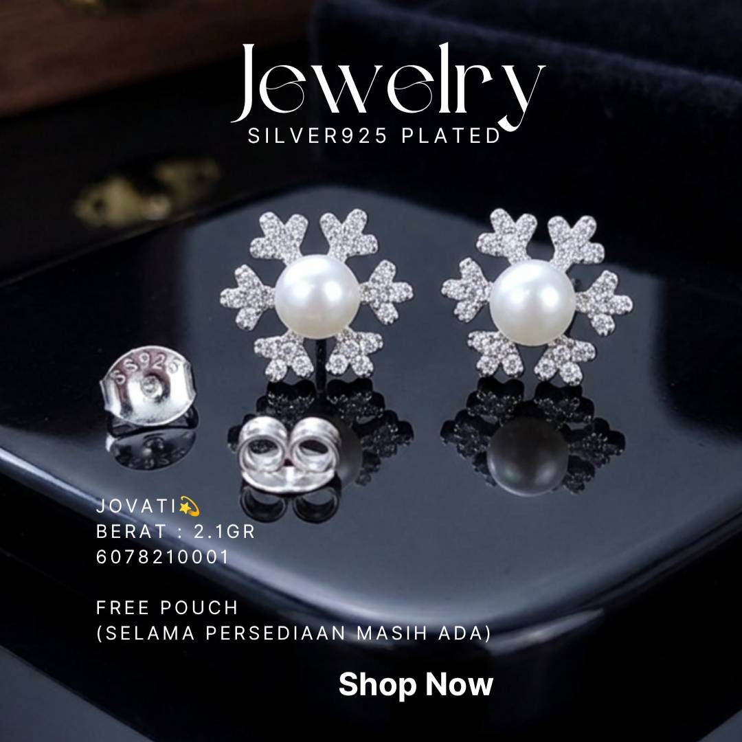 Anting perak 925 model Jovati mutiara salju zirkonia di atas latar hitam